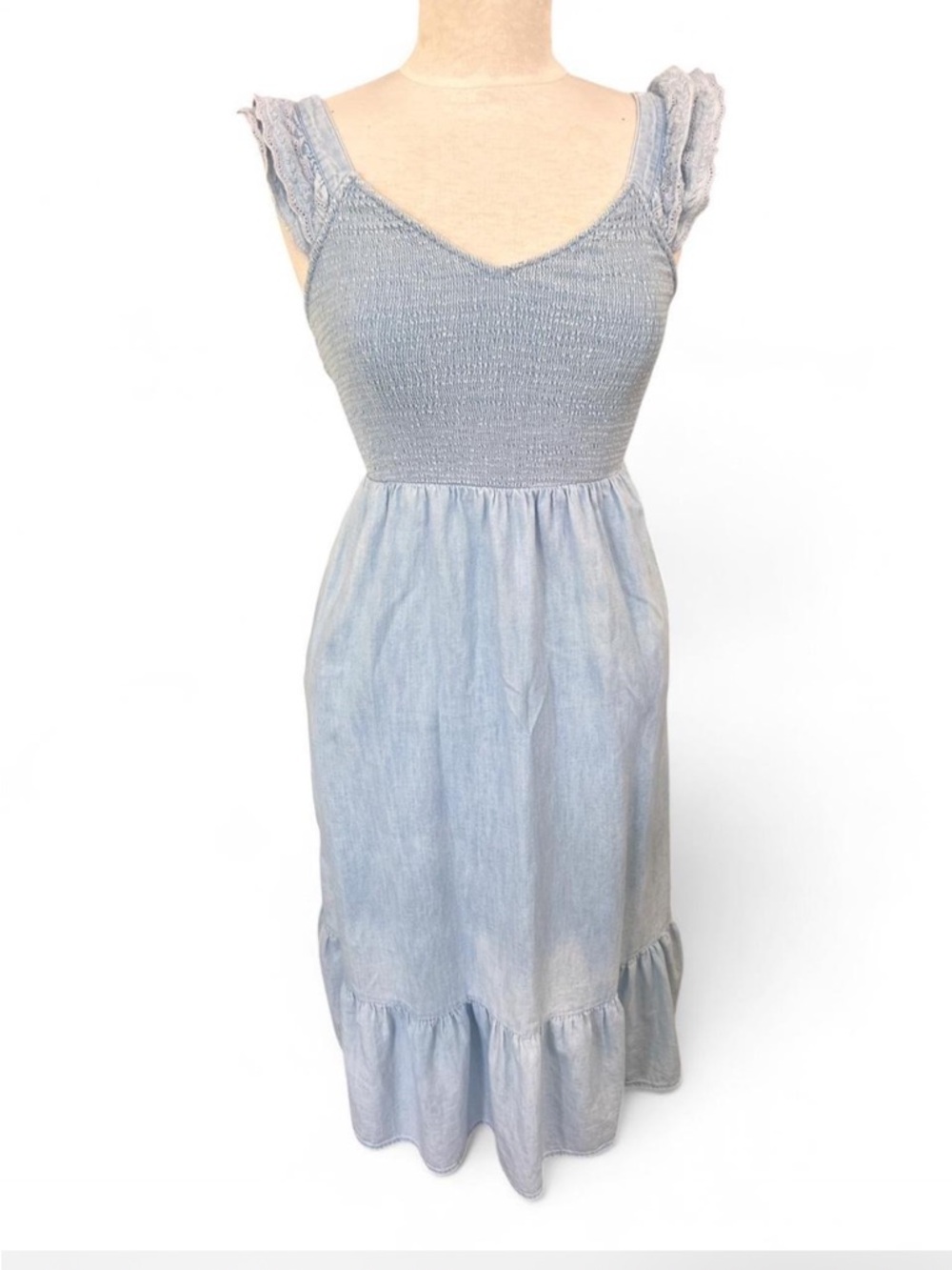 Old Navy Smocked Chambray Eyelet Ruffle Midi Dress Light Wash XS